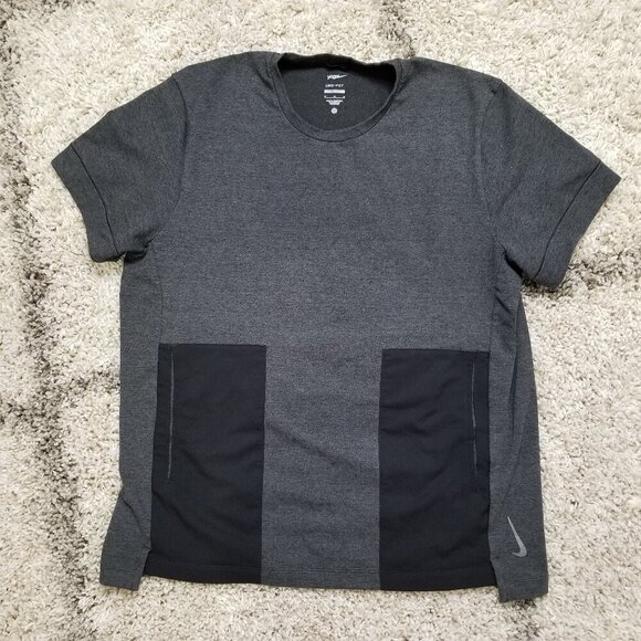 Nike Men's Yoga Dri-Fit Short Sleeve Black and Grey T-Shirt Size Medium - Picture 2 of 7